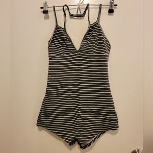 {SOLD} RVCA bodysuit